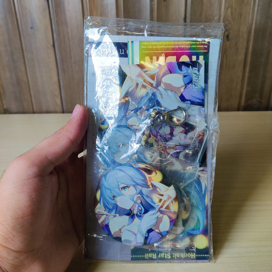 Honkai: Star Rail character merchandise featuring Robin. keychain and badges #3130