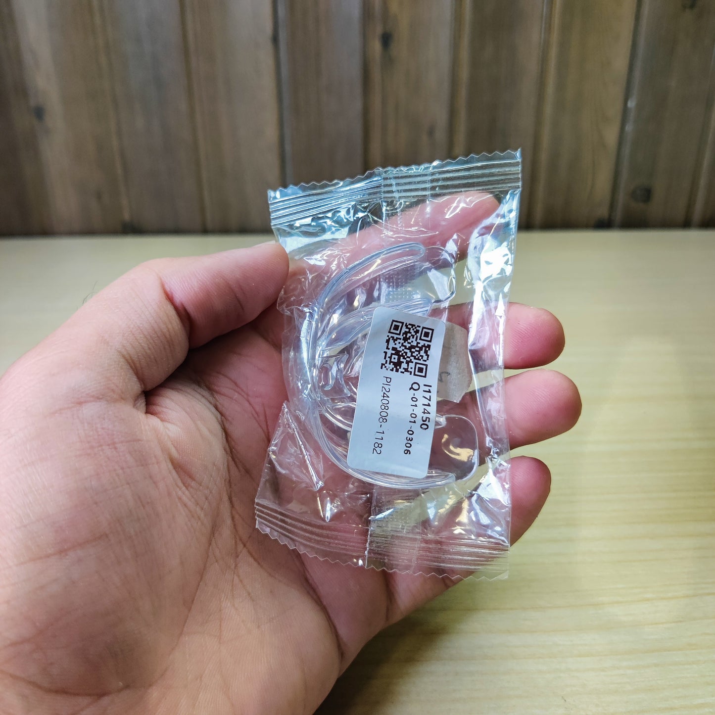 thermoplastic mouthguard designed for sports protection or to prevent teeth grinding#3075