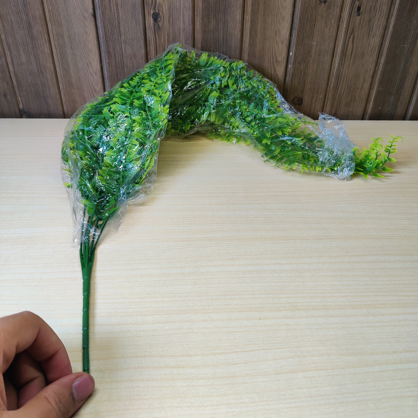Artificial plant appears to be a plastic trailing vine#4812